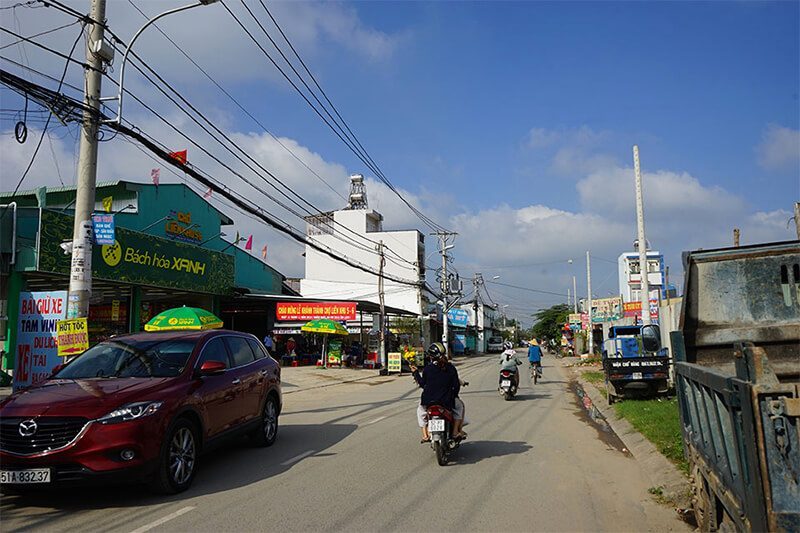 Cửa hàng Bách Hoá Xanh thường nằm gần các khu chợ sầm uất
