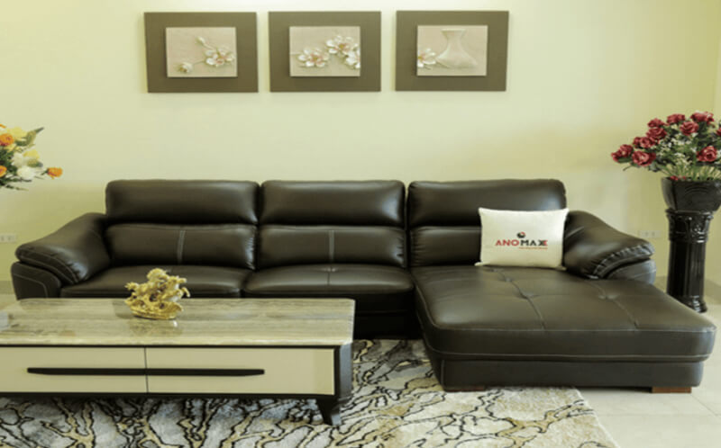 Bộ ghế sofa được thiết kế với gam màu be thanh lịch giúp đem đến không gian phòng khách sang trọng, thanh lịch.