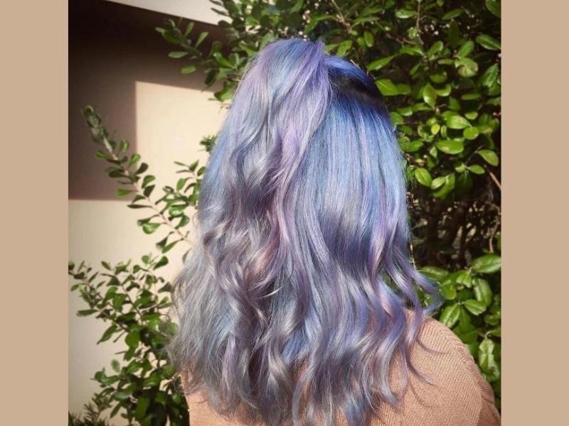 Nhuộm tóc màu tím xanh 
