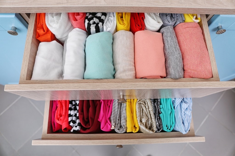 Cách gấp váy gọn cực đơn giản khiến tủ đồ ngăn nắp bất ngờ