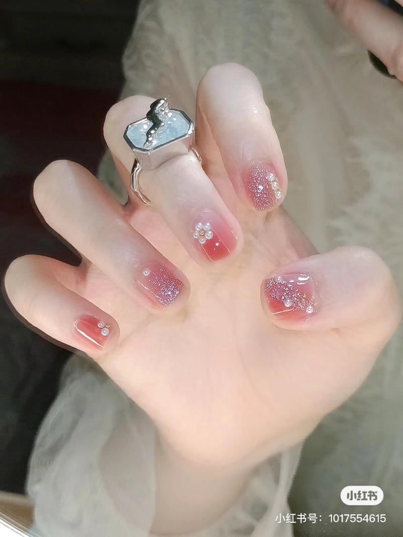 nail màu hồng thạch vẽ