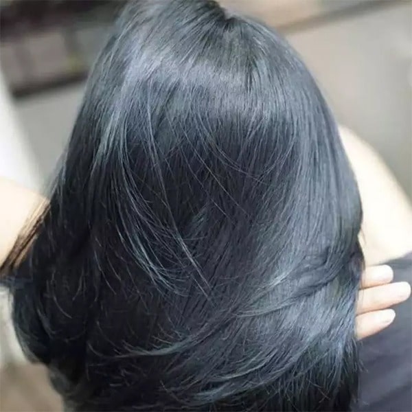 Nhuộm đen phủ bạc kertain cho mái tóc đều màu và óng ả tự nhiên