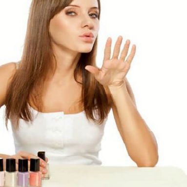 14 Mẹo vẽ móng tay đơn giản khiến ai cũng phải trầm trồ