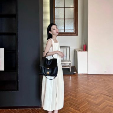 Đi bảo tàng mặc gì đẹp? Gợi ý cho nàng các outfit xinh đẹp, tinh tế